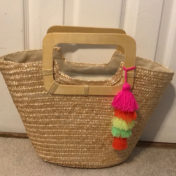 Nordstrom straw bag w zipper